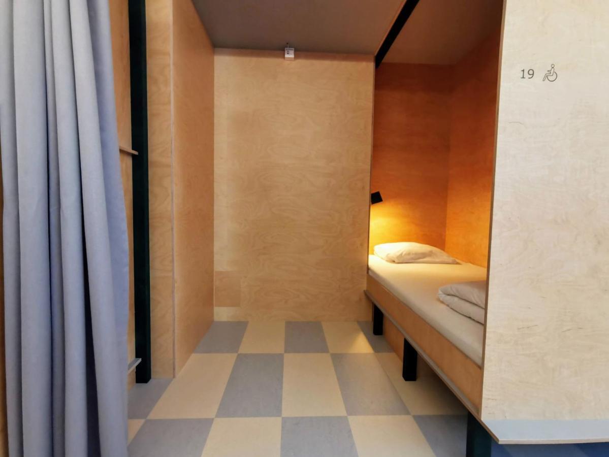 Green Marmot Capsule Hotel Zuerich Exterior photo