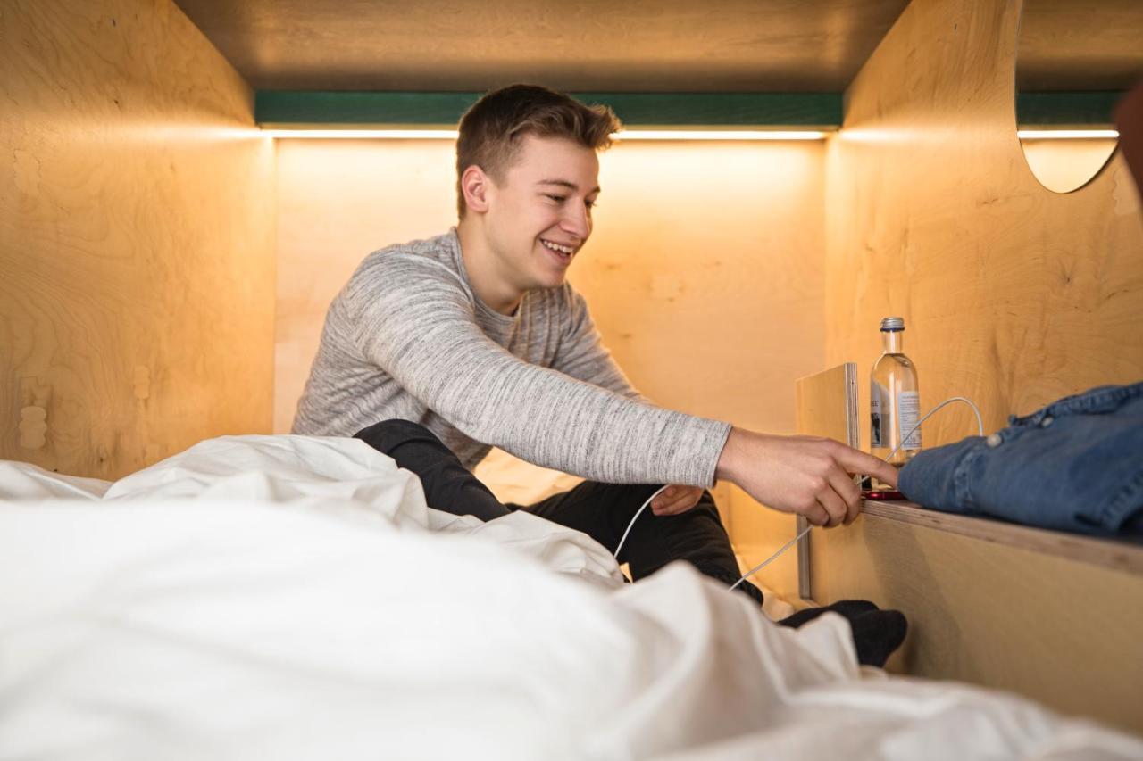 Green Marmot Capsule Hotel Zuerich Exterior photo